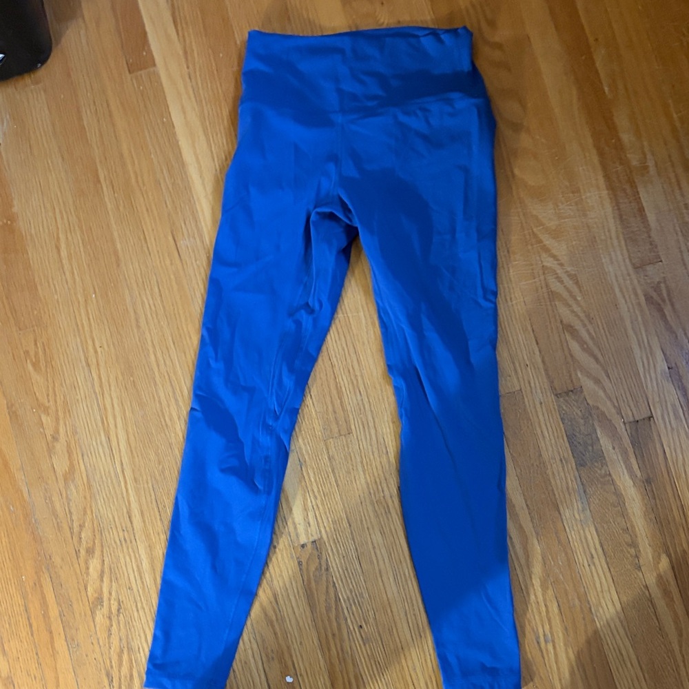 Women's HeyNuts Blue athletic Leggings.  Size 8.